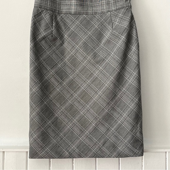 Suzy Shier Gray Plaid Cape Collar Sheath Dress Size S - Picture 4 of 15